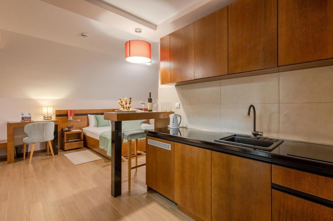 Rubicon Garni Hotel Kragujevac Buitenkant foto
