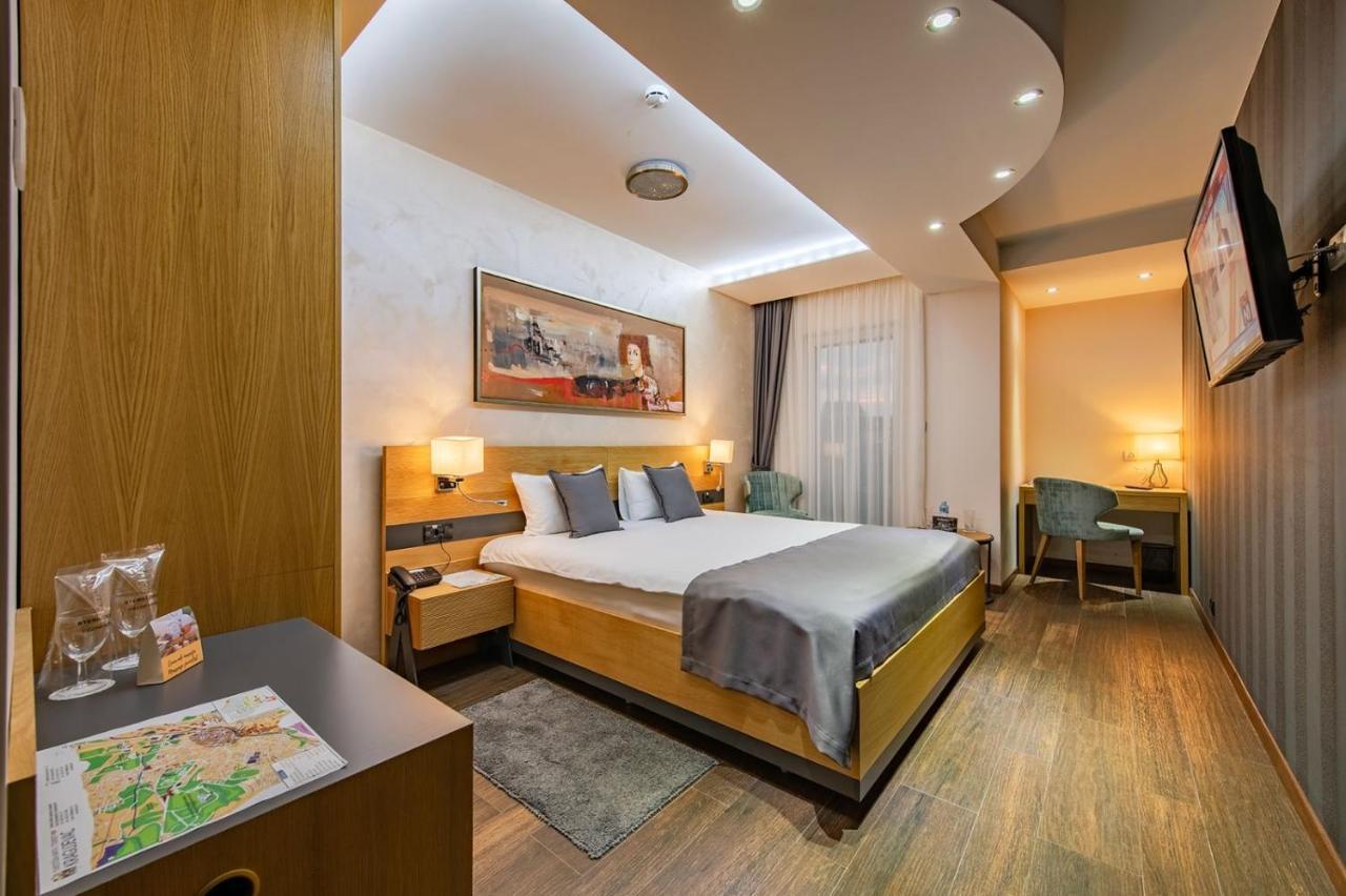 Rubicon Garni Hotel Kragujevac Buitenkant foto