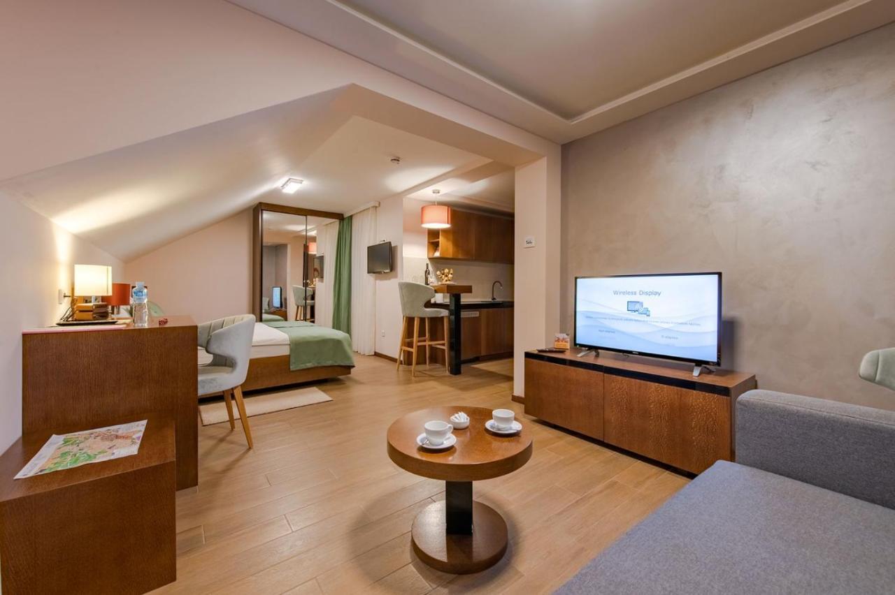 Rubicon Garni Hotel Kragujevac Buitenkant foto