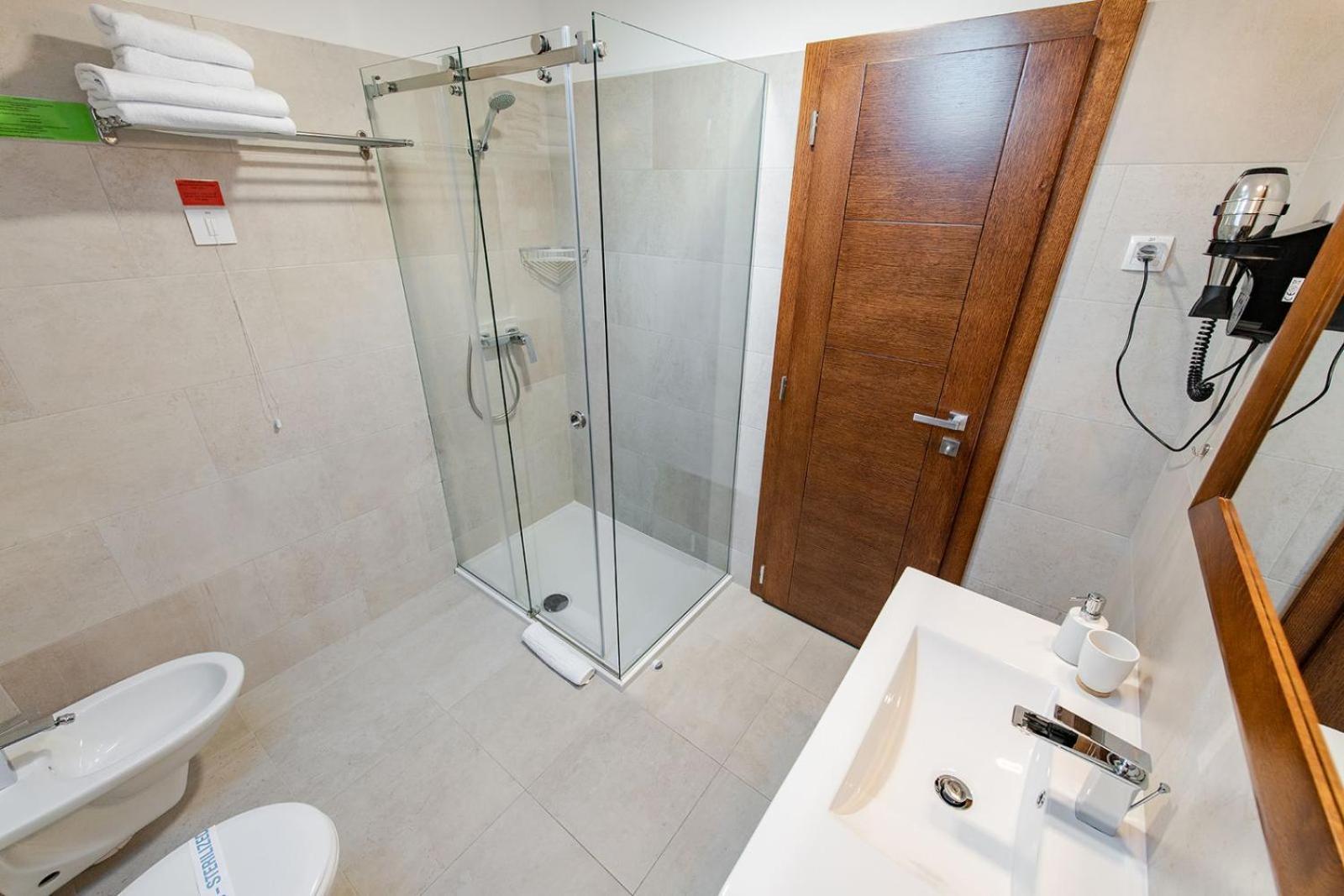 Rubicon Garni Hotel Kragujevac Kamer foto