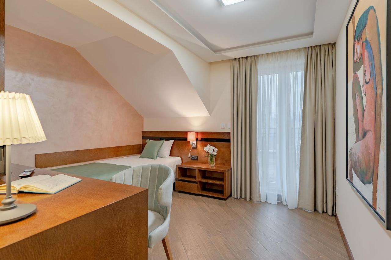 Rubicon Garni Hotel Kragujevac Buitenkant foto