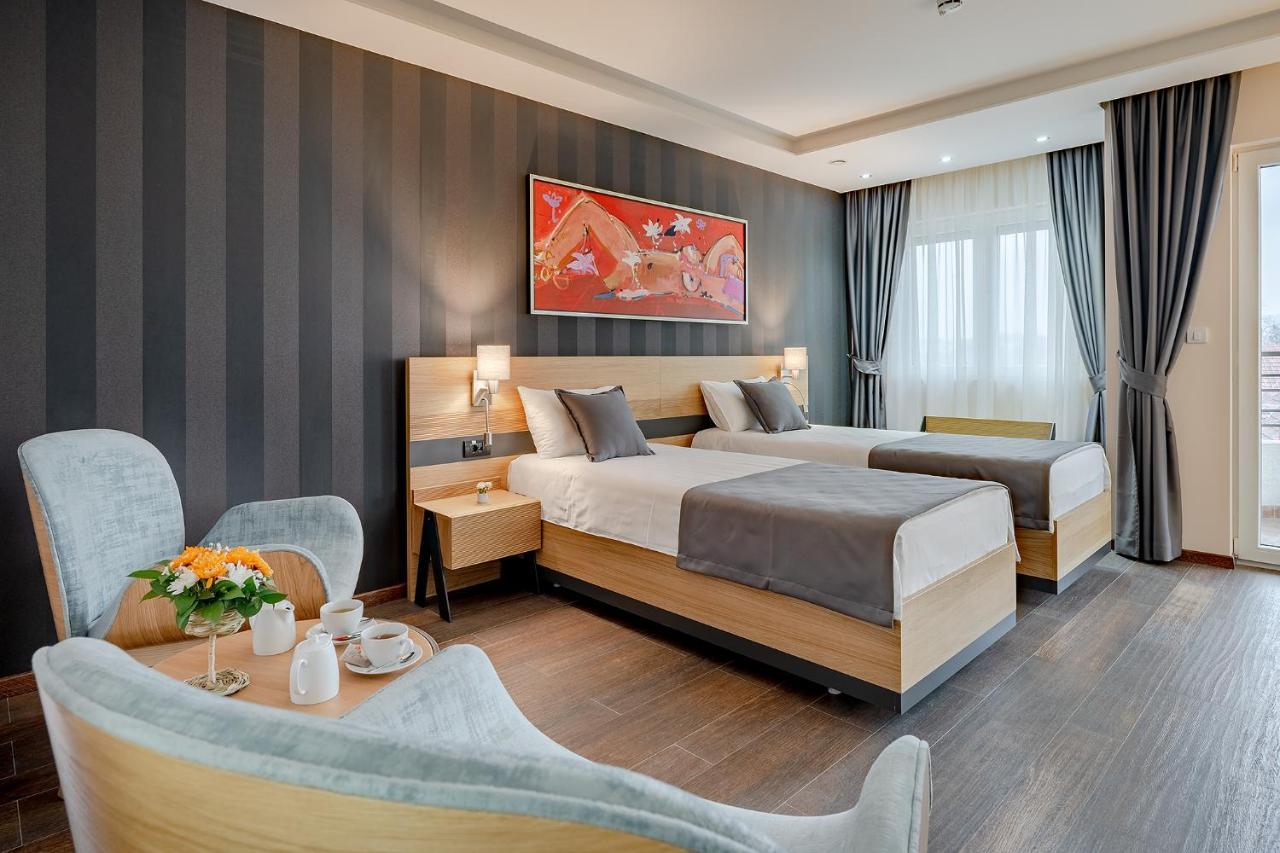 Rubicon Garni Hotel Kragujevac Buitenkant foto