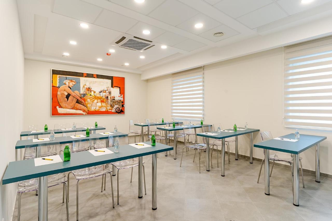 Rubicon Garni Hotel Kragujevac Buitenkant foto