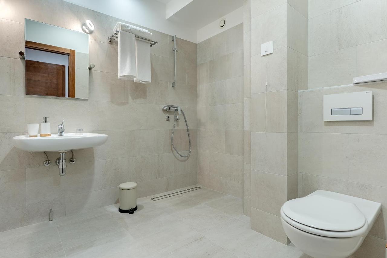 Rubicon Garni Hotel Kragujevac Buitenkant foto