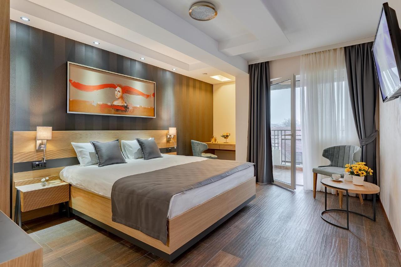 Rubicon Garni Hotel Kragujevac Buitenkant foto