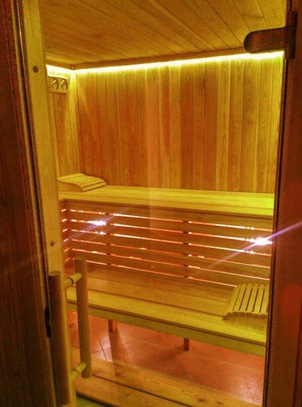 Rubicon Garni Hotel Kragujevac Buitenkant foto